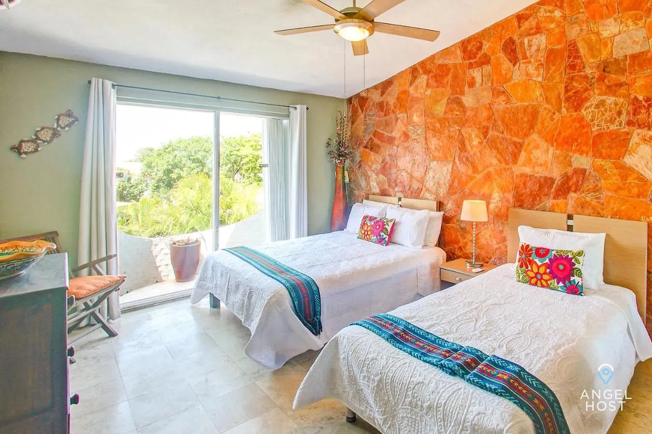 Rosa Blanca Condo In Playacar With Golf Course View! Riviera Maya